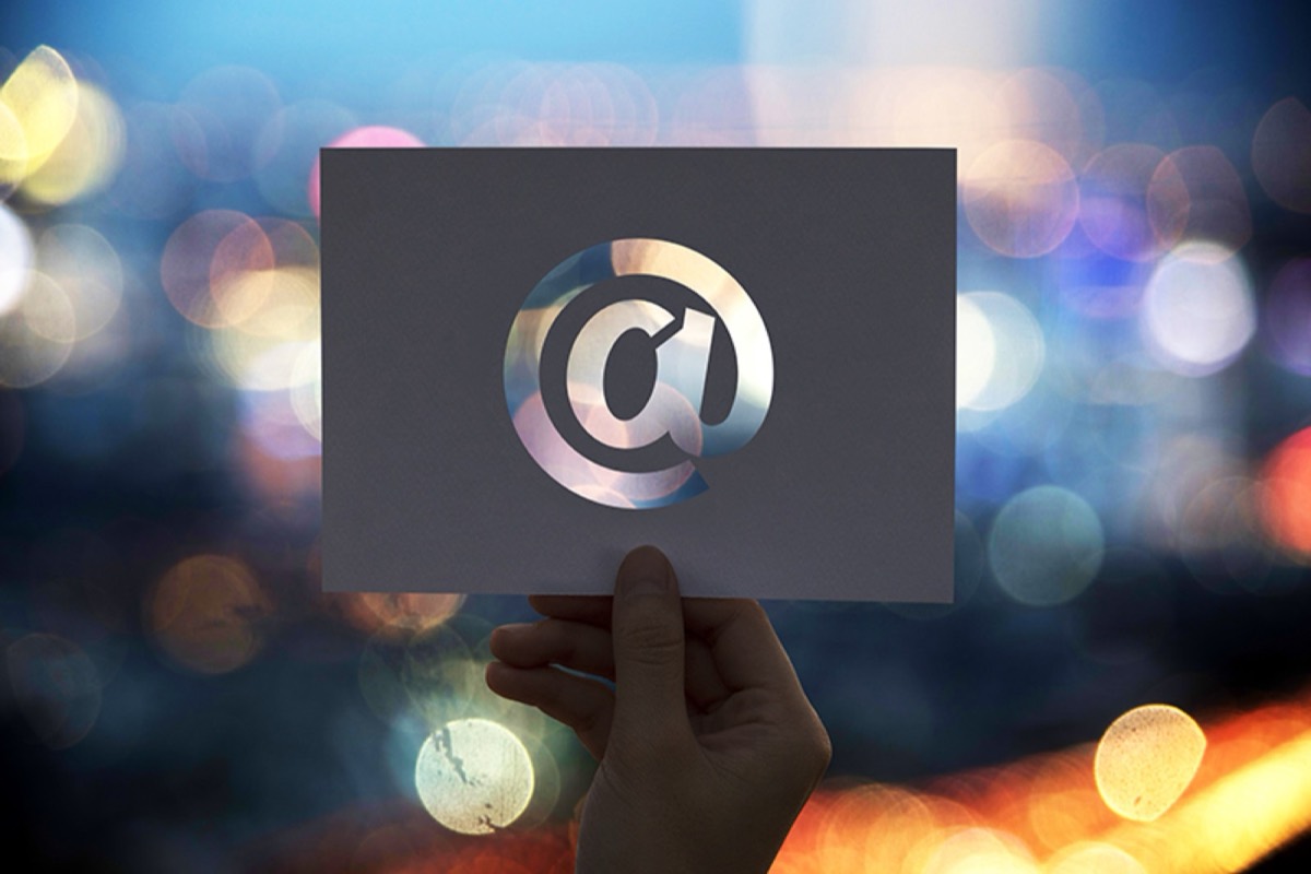 Personalized customer greeting in eCommerce design